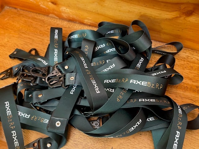 Llavero lanyard Axe Bizarrap